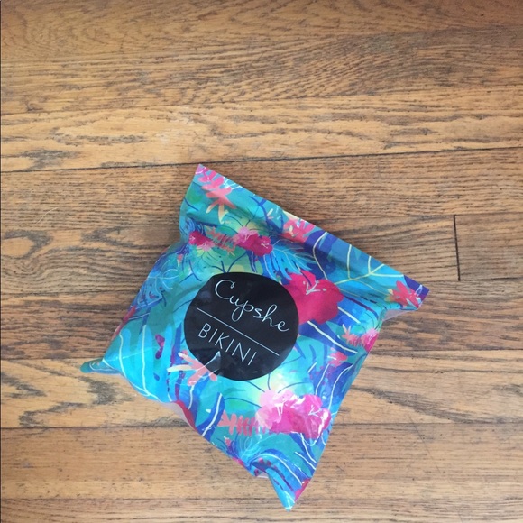 NEW Cupshe One-Piece Swimsuit - Picture 6 of 8